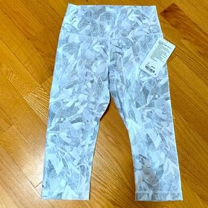 Lululemon wunder under half tights size 6